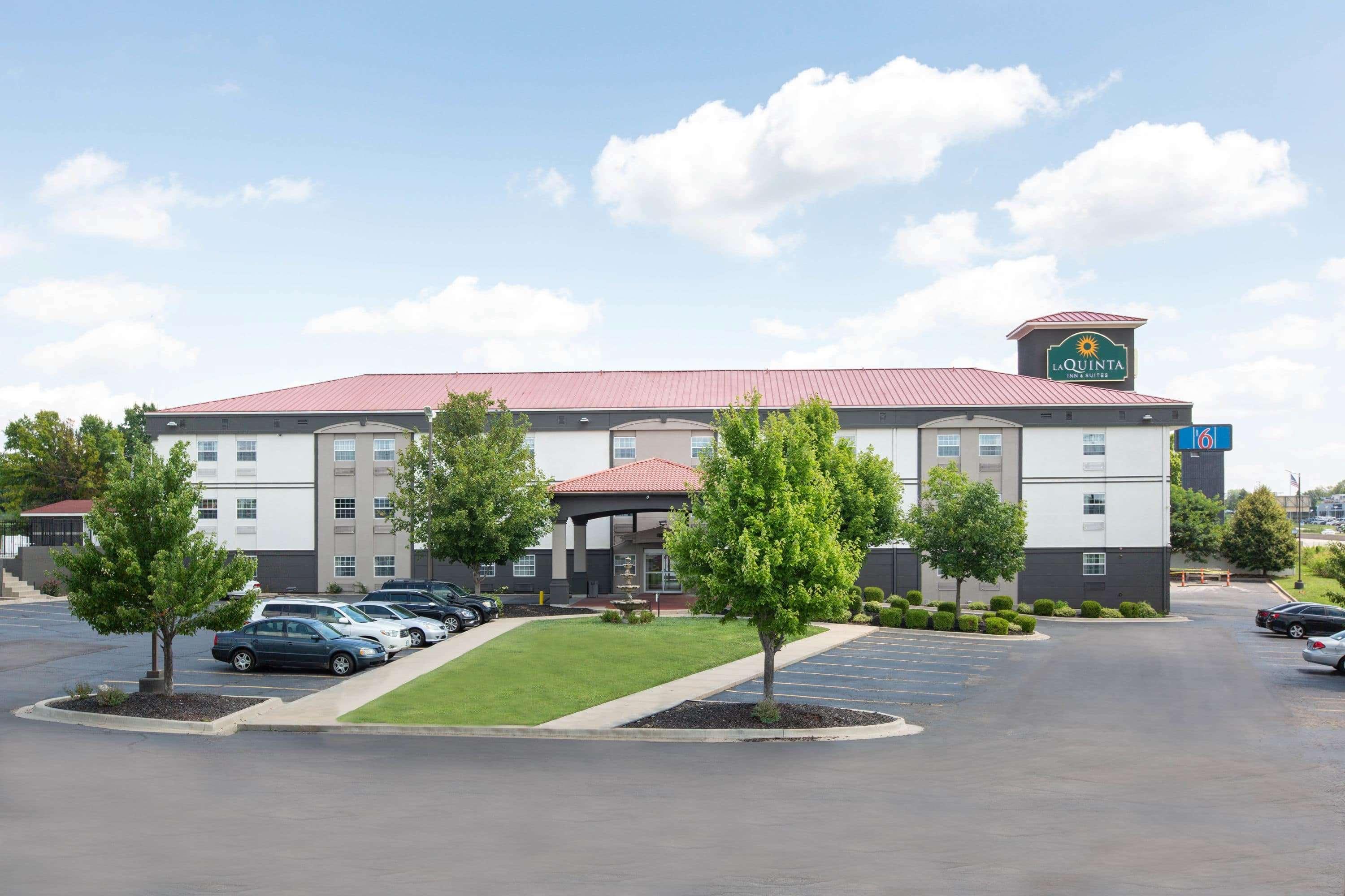 Hotel La Quinta By Wyndham Blue Springs Exteriér fotografie